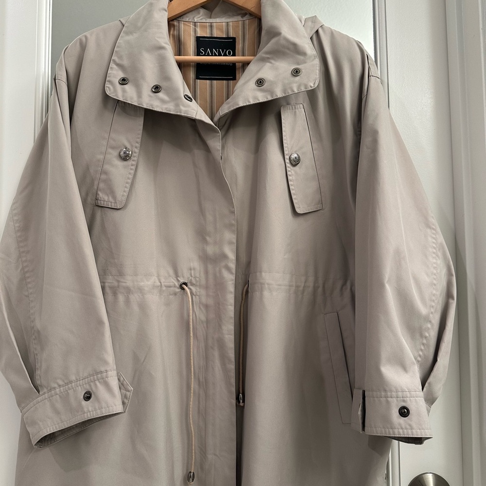 Sanyo Vintage Tan Trench Coat Windbreaker with Hidden Hood and Adjustable Cuffs